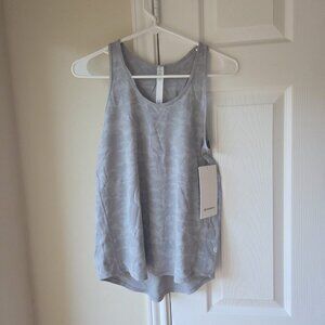 Lululemon NWT Essential Tank Size 2 Pleasted Grey $60